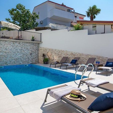 Apartments Villa Frankola With Swimming Pool Crikvenica Luaran gambar