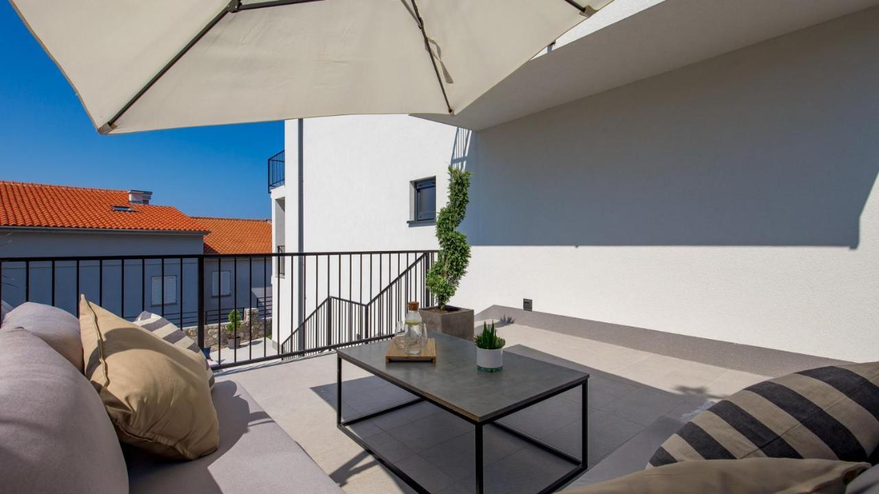 Apartments Villa Frankola With Swimming Pool Crikvenica Luaran gambar